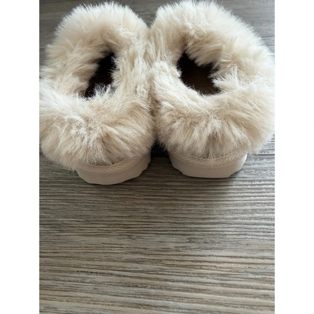 Cat & Jack Toddler Piper Faux Fur Cuff Scuff Slippers, Metalic Gold, Size 5